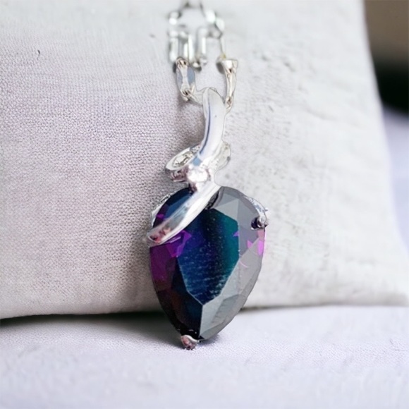 unknown Jewelry - Sterling Silver / Amethyst Pendant Necklace